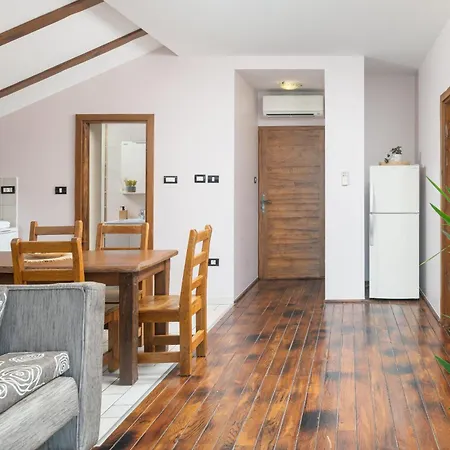 Quince Zadarvillas Murvica (Policnik)