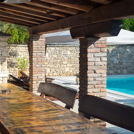 Quince Zadarvillas * Ζαντάρ