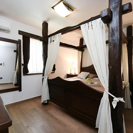 Quince Zadarvillas Ζαντάρ