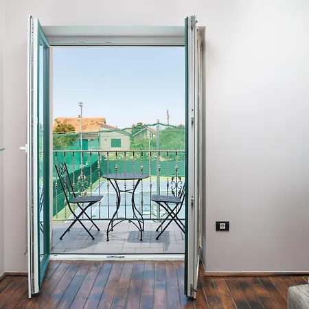 Quince Zadarvillas Vila