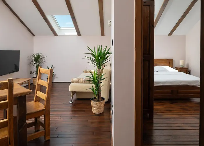 فيلة Quince Zadarvillas *