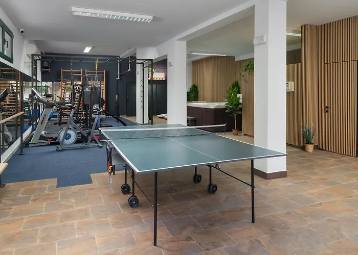 Quince Zadarvillas فيلة Murvica (Policnik)