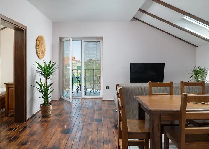 فيلة Quince Zadarvillas Murvica (Policnik)