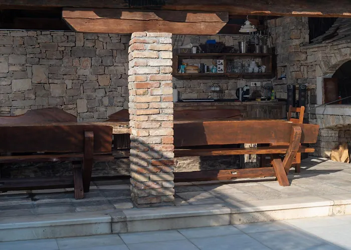 فيلة Quince Zadarvillas