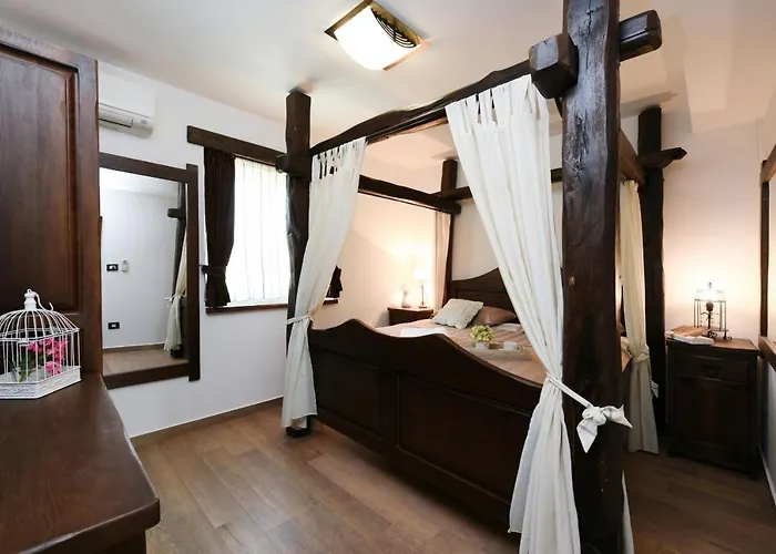 Quince Zadarvillas Murvica (Policnik)